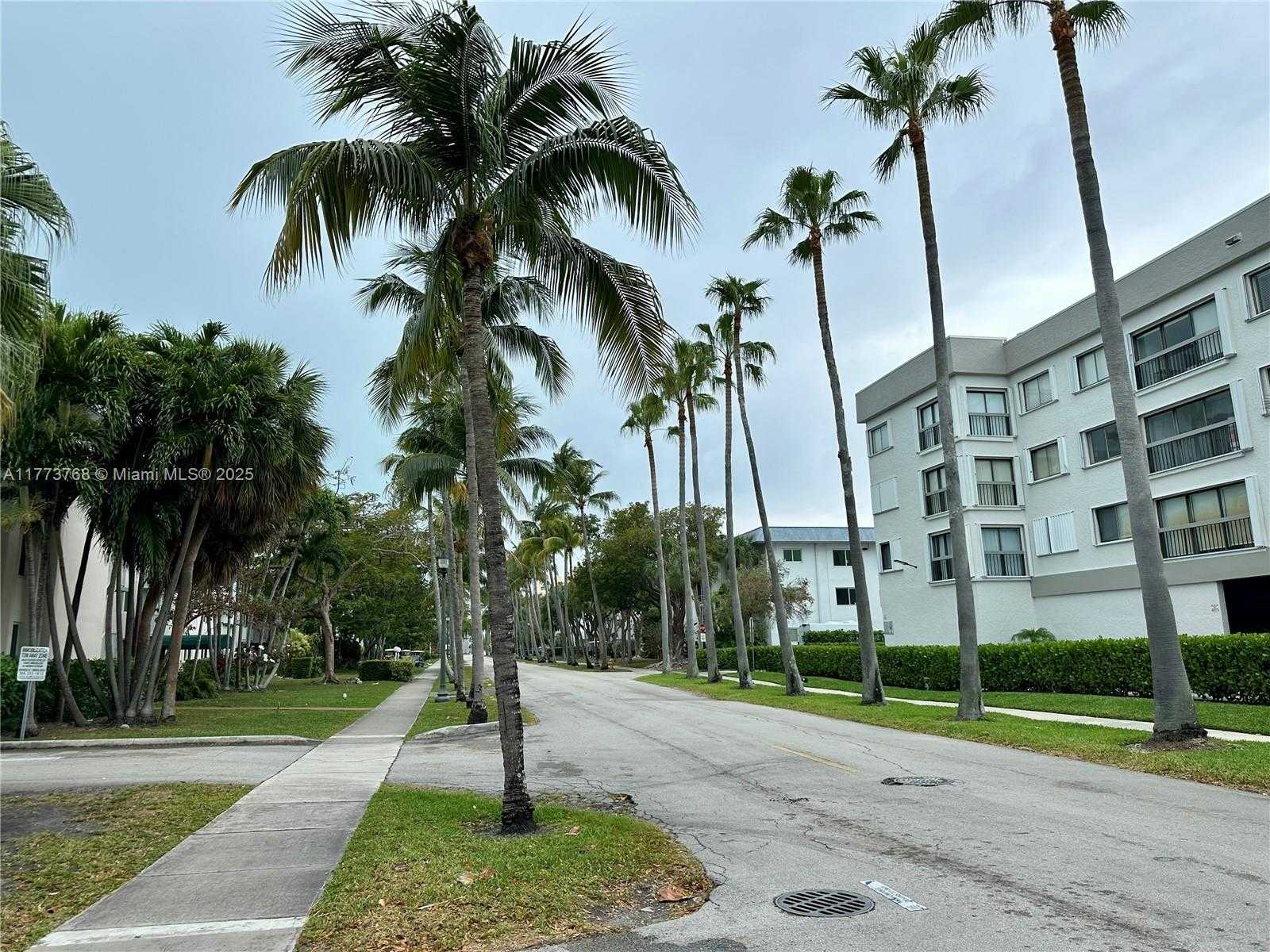 Small Image of 250 GALEN DR #25, Key Biscayne Number 12
