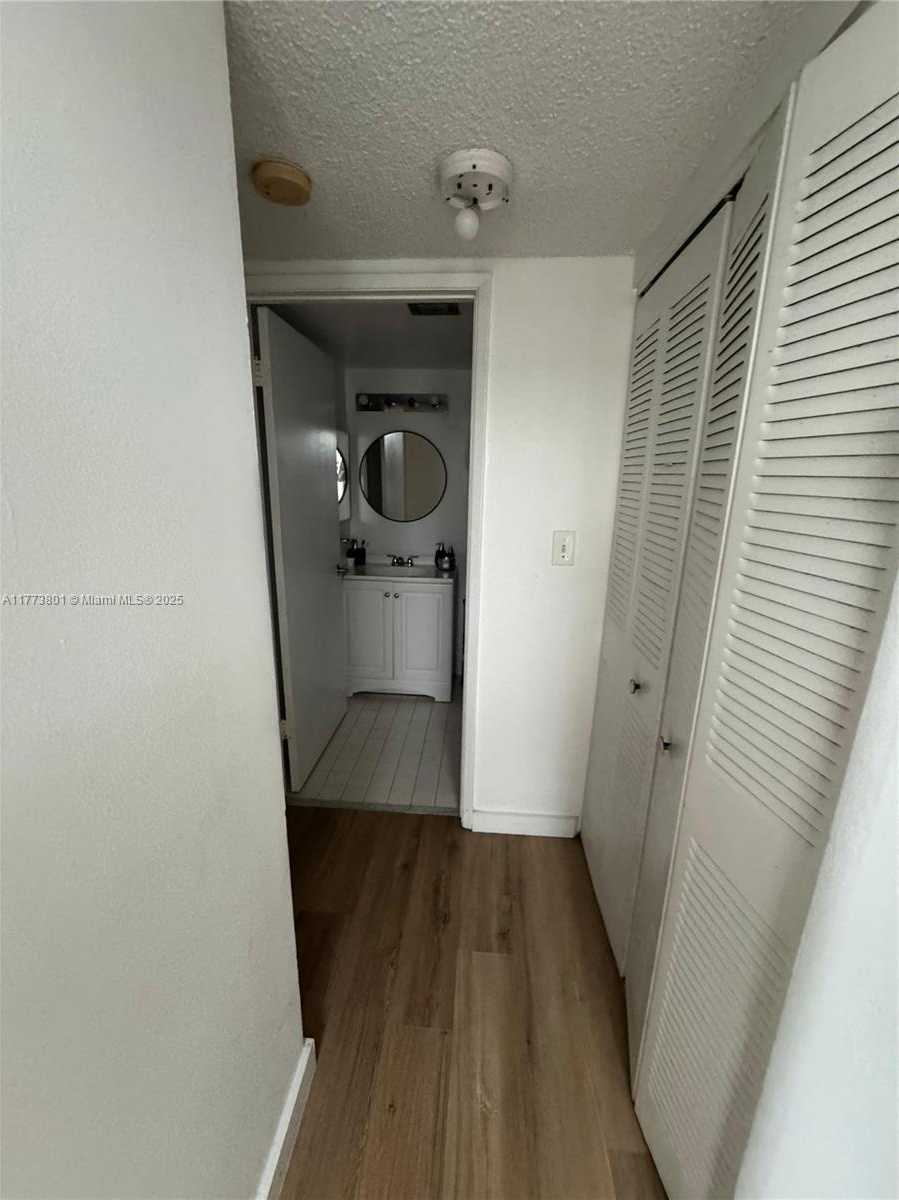 Small Image of 800 NORTH MIAMI AVE #E-1210, Miami Number 12