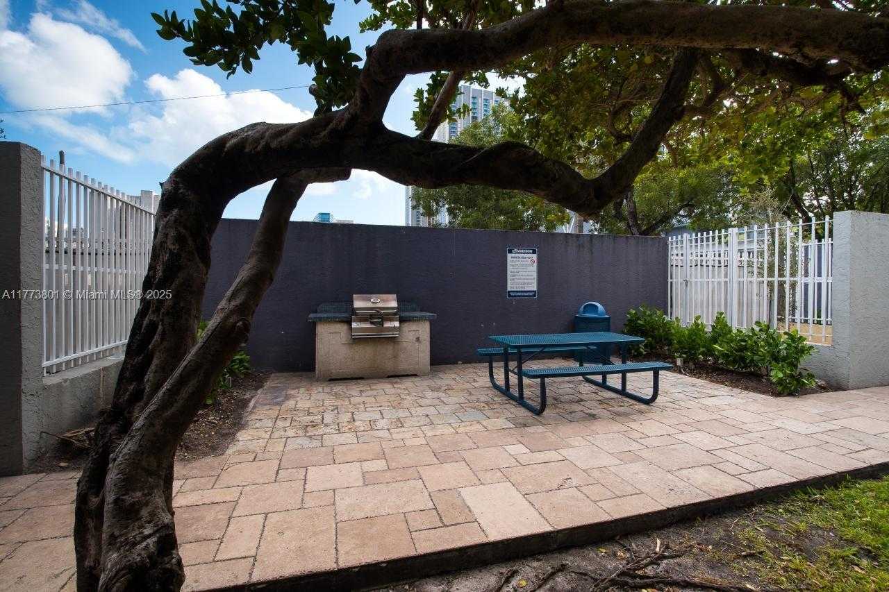 Small Image of 800 NORTH MIAMI AVE #E-1210, Miami Number 21