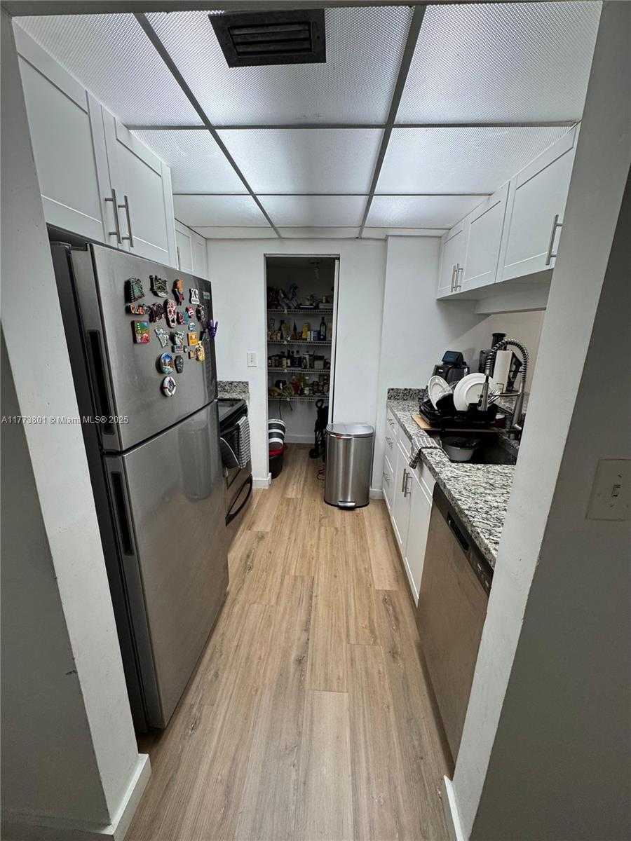 Small Image of 800 NORTH MIAMI AVE #E-1210, Miami Number 6
