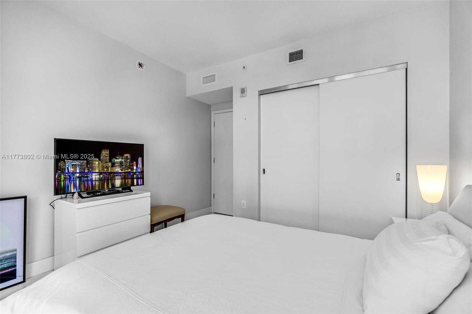 Small Image of 1010 BRICKELL AVE #2701, Miami Number 37