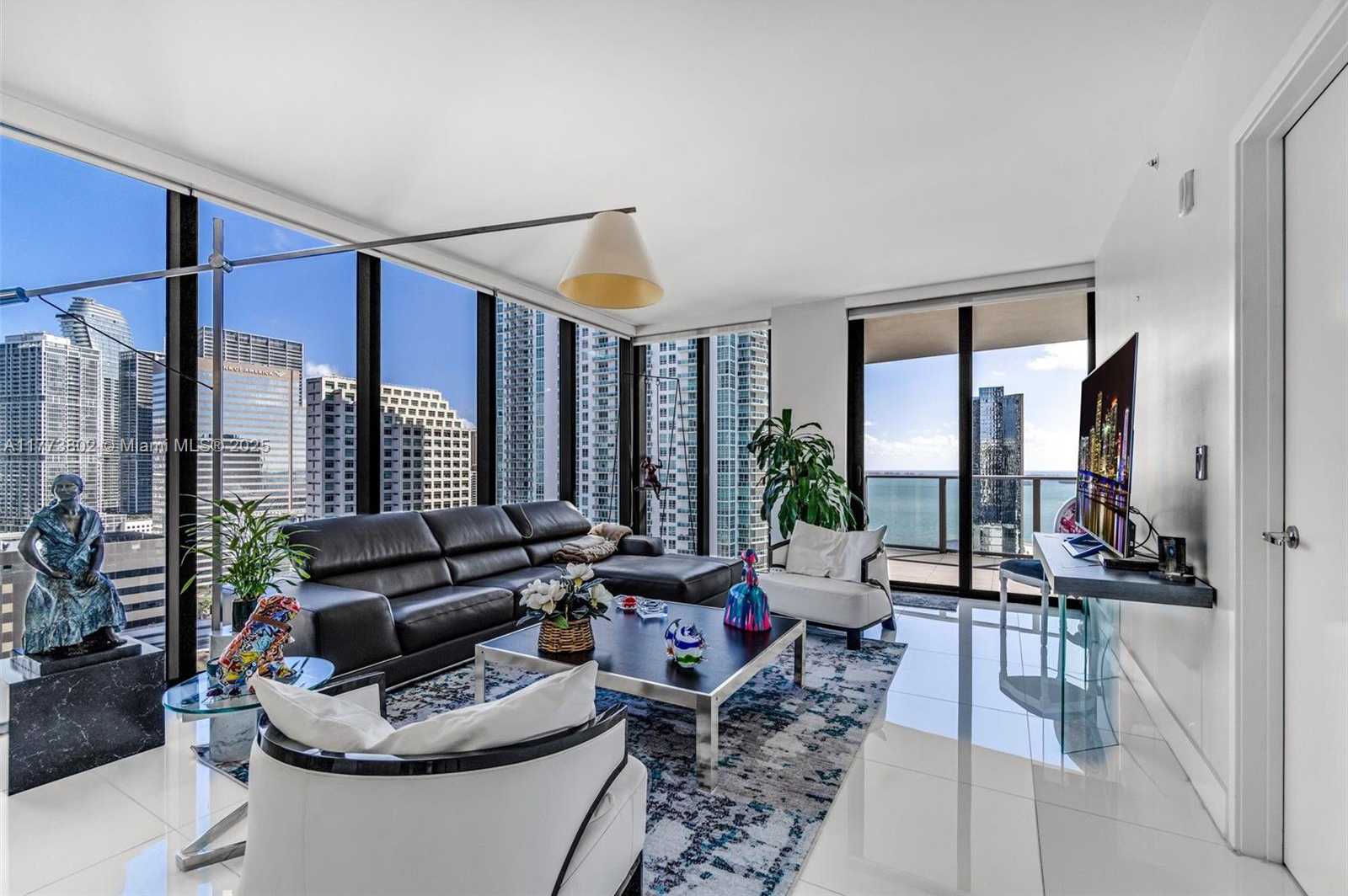 Small Image of 1010 BRICKELL AVE #2701, Miami Number 6