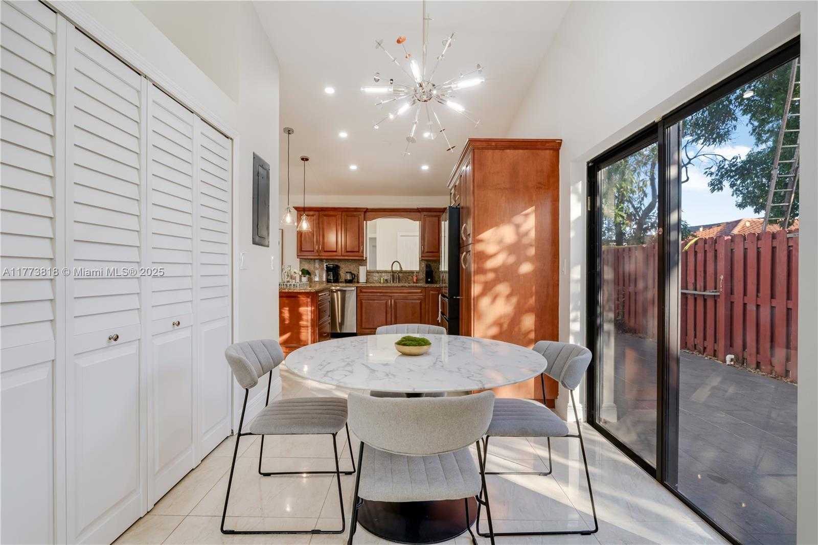 Small Image of 14517 SOUTH WEST 98TH TER, Miami Number 12
