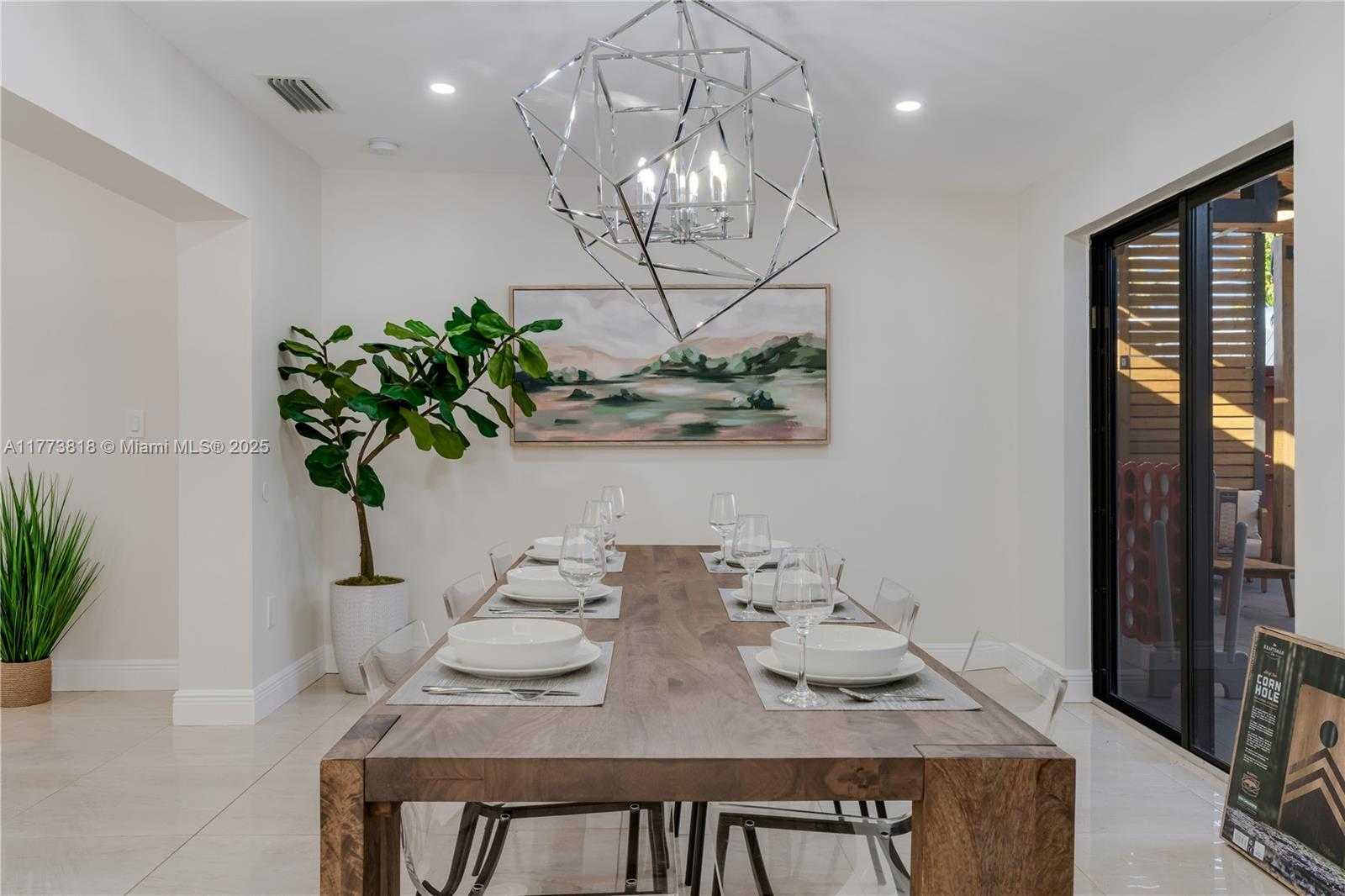 Small Image of 14517 SOUTH WEST 98TH TER, Miami Number 17