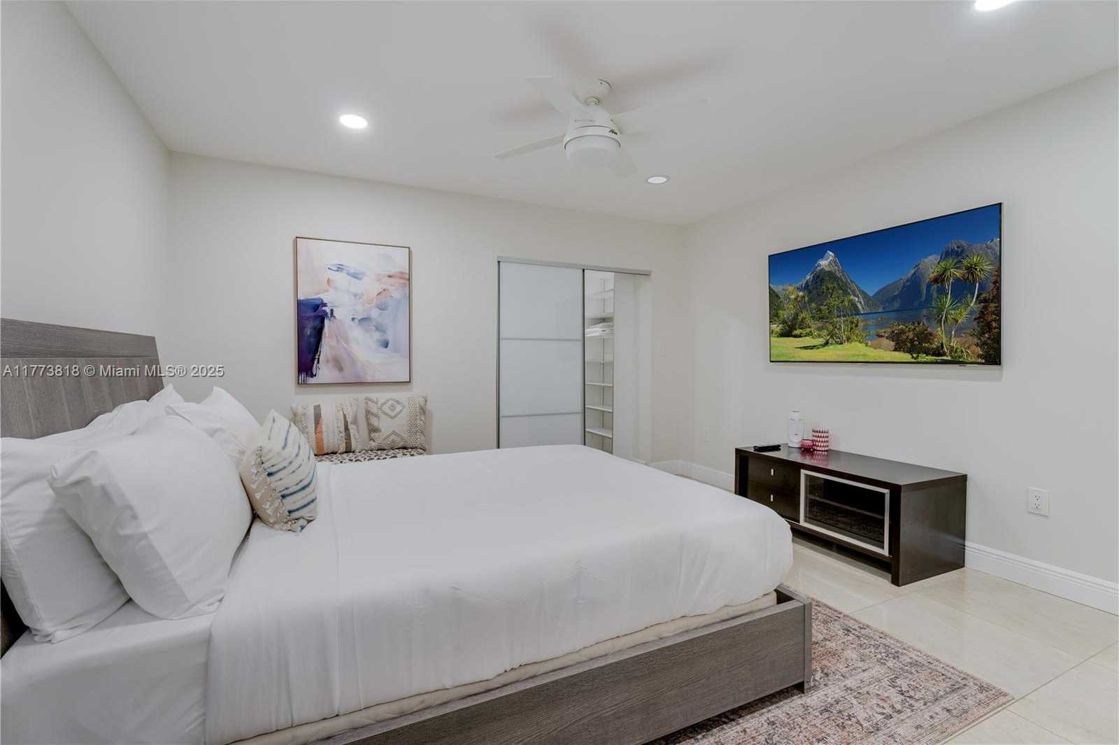 Small Image of 14517 SOUTH WEST 98TH TER, Miami Number 19