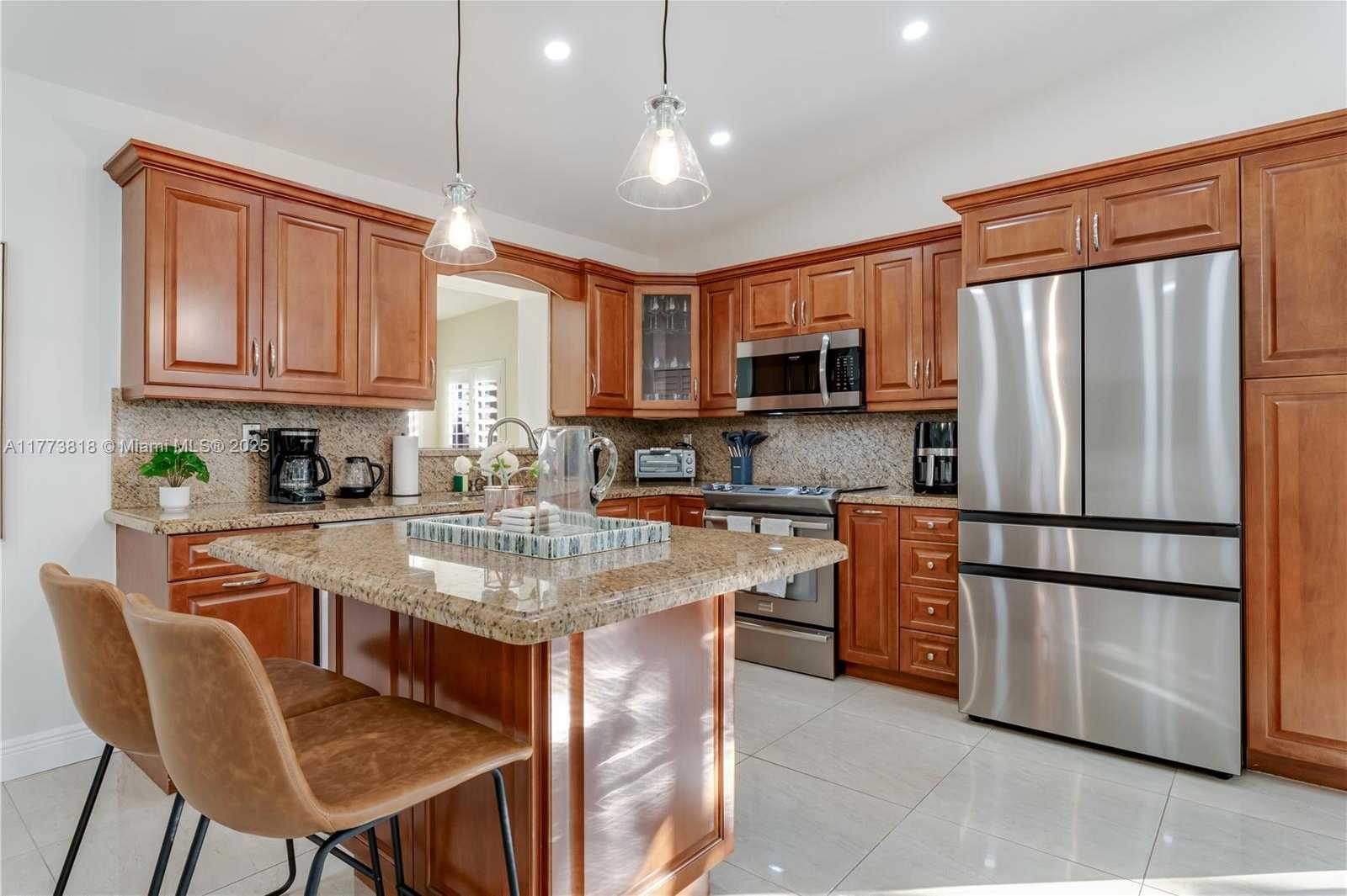 Small Image of 14517 SOUTH WEST 98TH TER, Miami Number 2