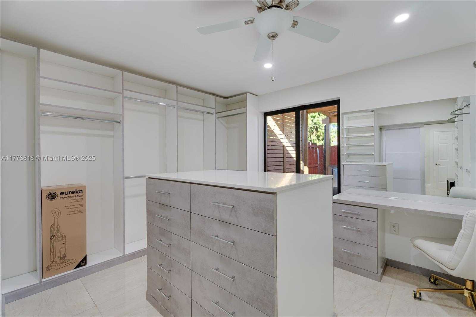 Small Image of 14517 SOUTH WEST 98TH TER, Miami Number 22