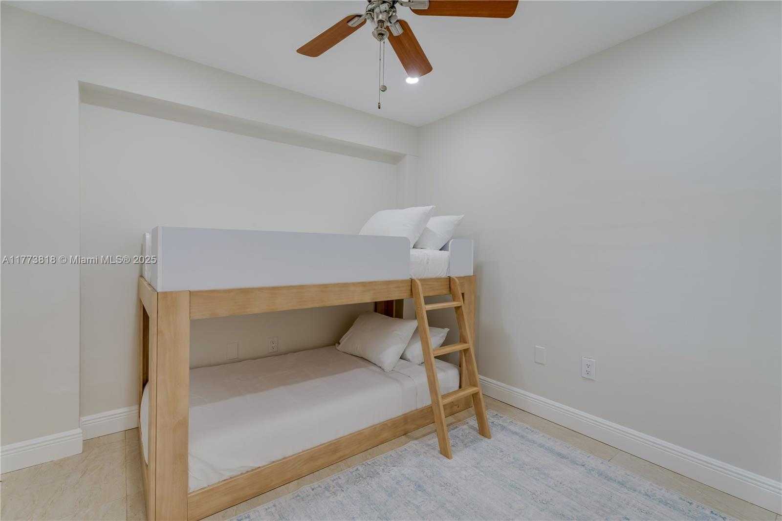 Small Image of 14517 SOUTH WEST 98TH TER, Miami Number 23