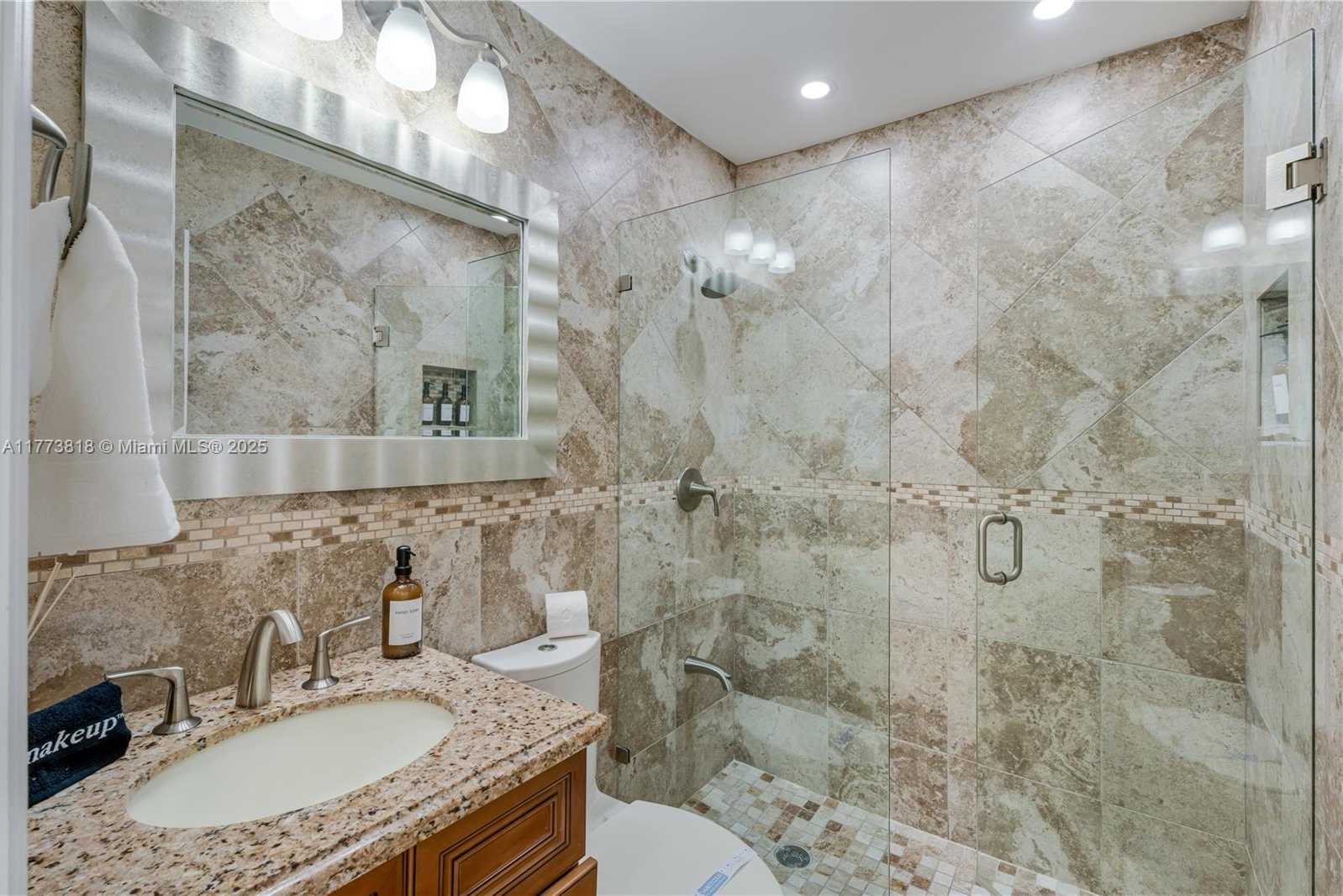 Small Image of 14517 SOUTH WEST 98TH TER, Miami Number 27