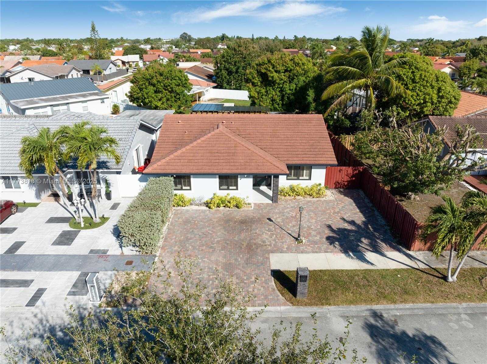 Small Image of 14517 SOUTH WEST 98TH TER, Miami Number 32