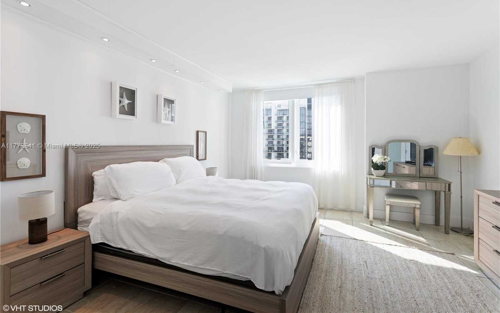 Small Image of 2301 COLLINS AVE #1502, Miami Beach Number 10