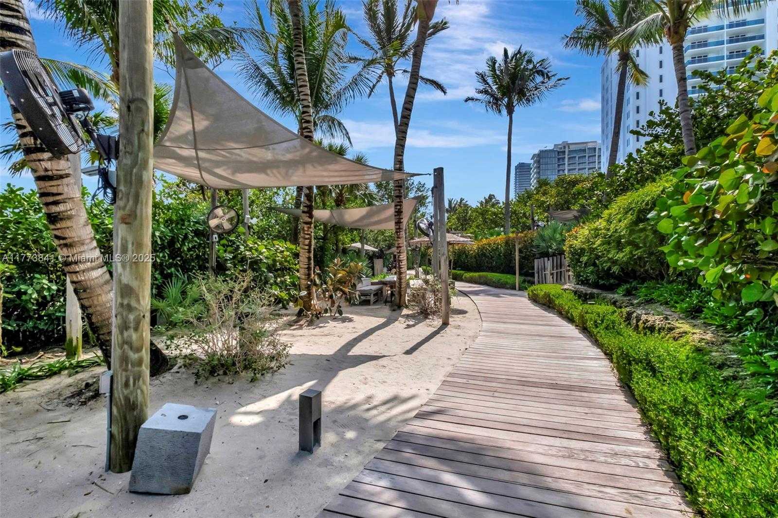 Small Image of 2301 COLLINS AVE #1502, Miami Beach Number 14
