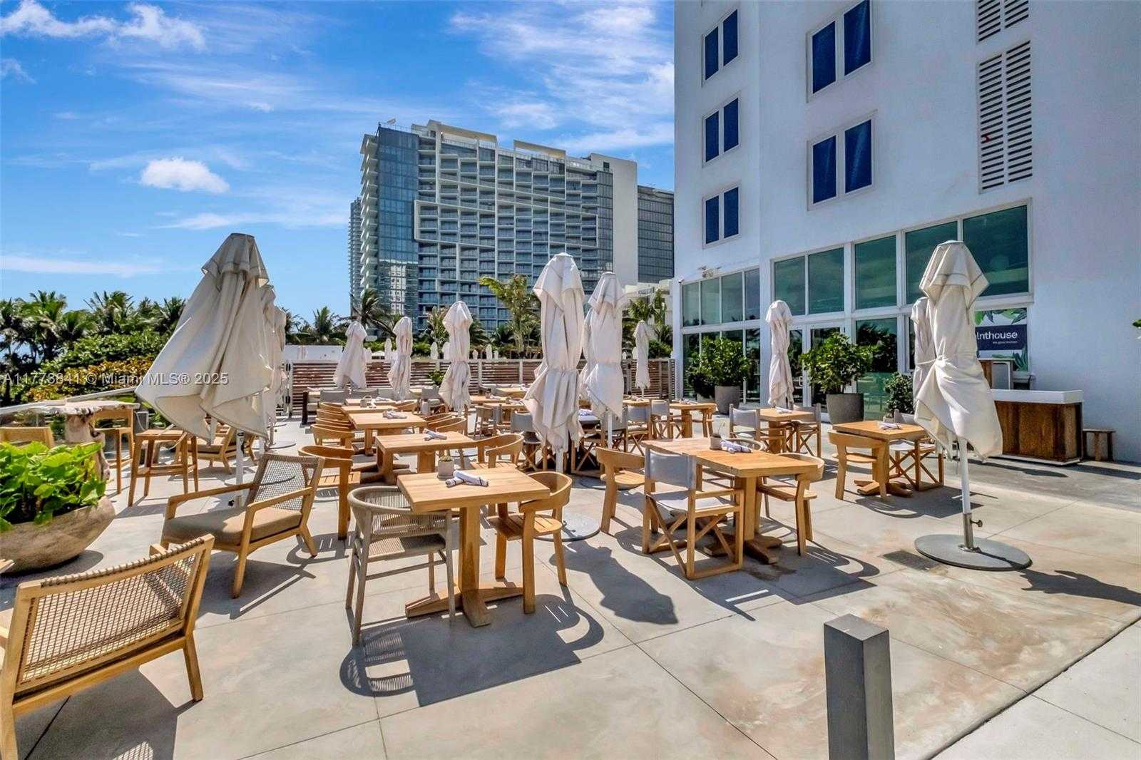 Small Image of 2301 COLLINS AVE #1502, Miami Beach Number 18