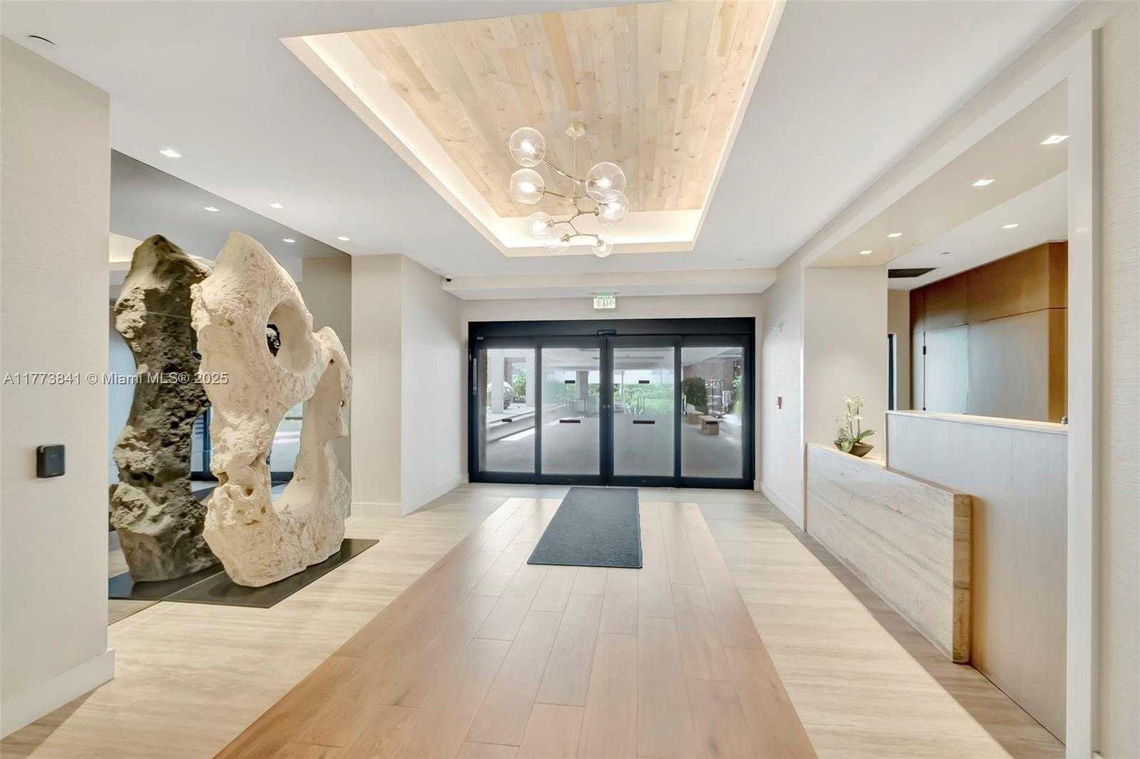 Small Image of 2301 COLLINS AVE #1502, Miami Beach Number 26