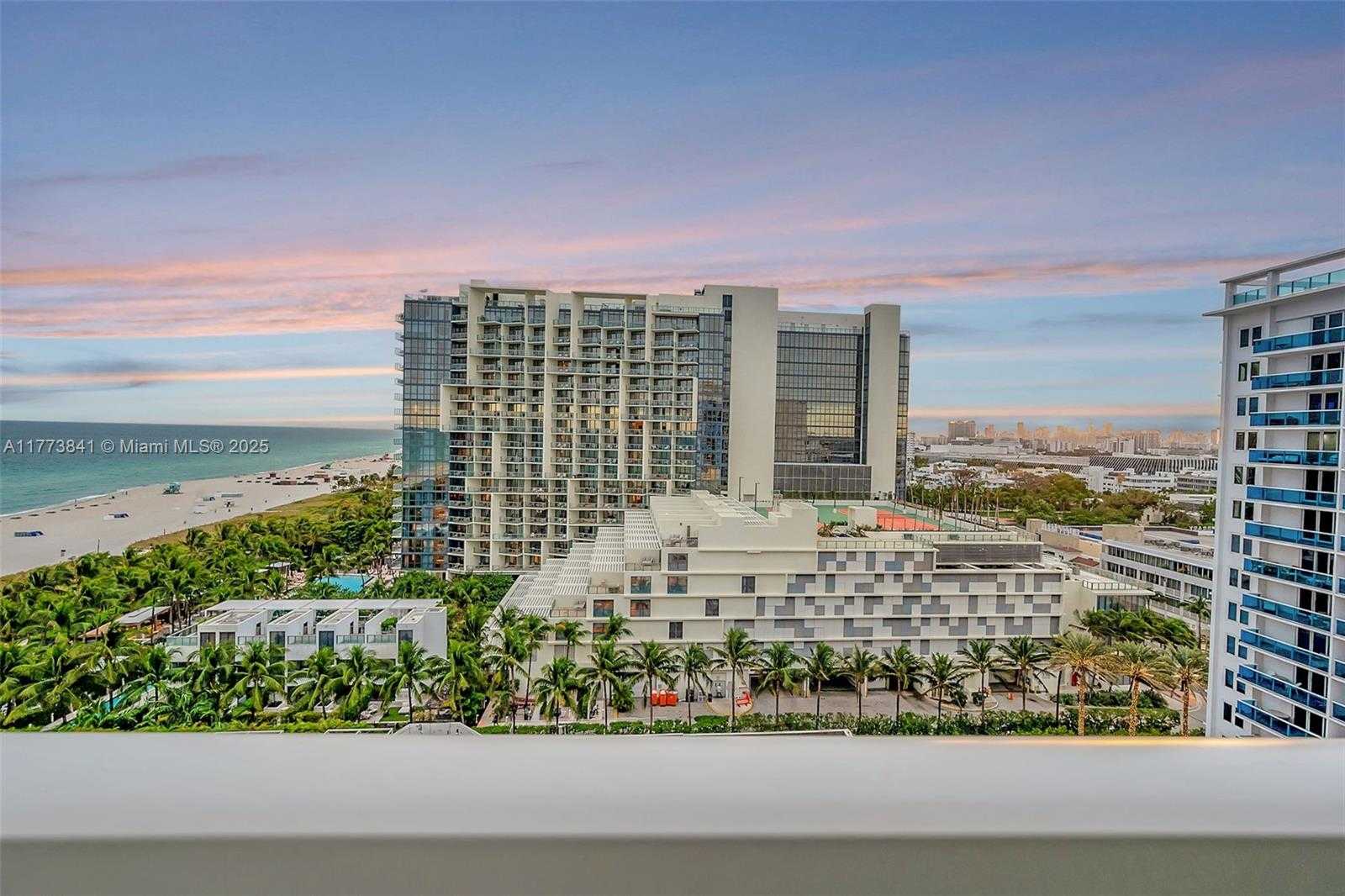 Small Image of 2301 COLLINS AVE #1502, Miami Beach Number 3