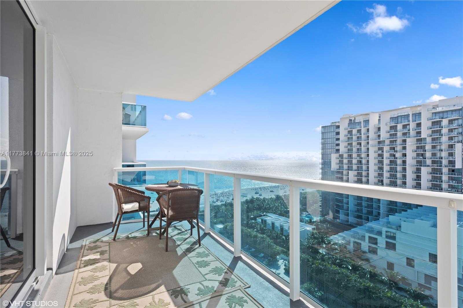Small Image of 2301 COLLINS AVE #1502, Miami Beach Number 4