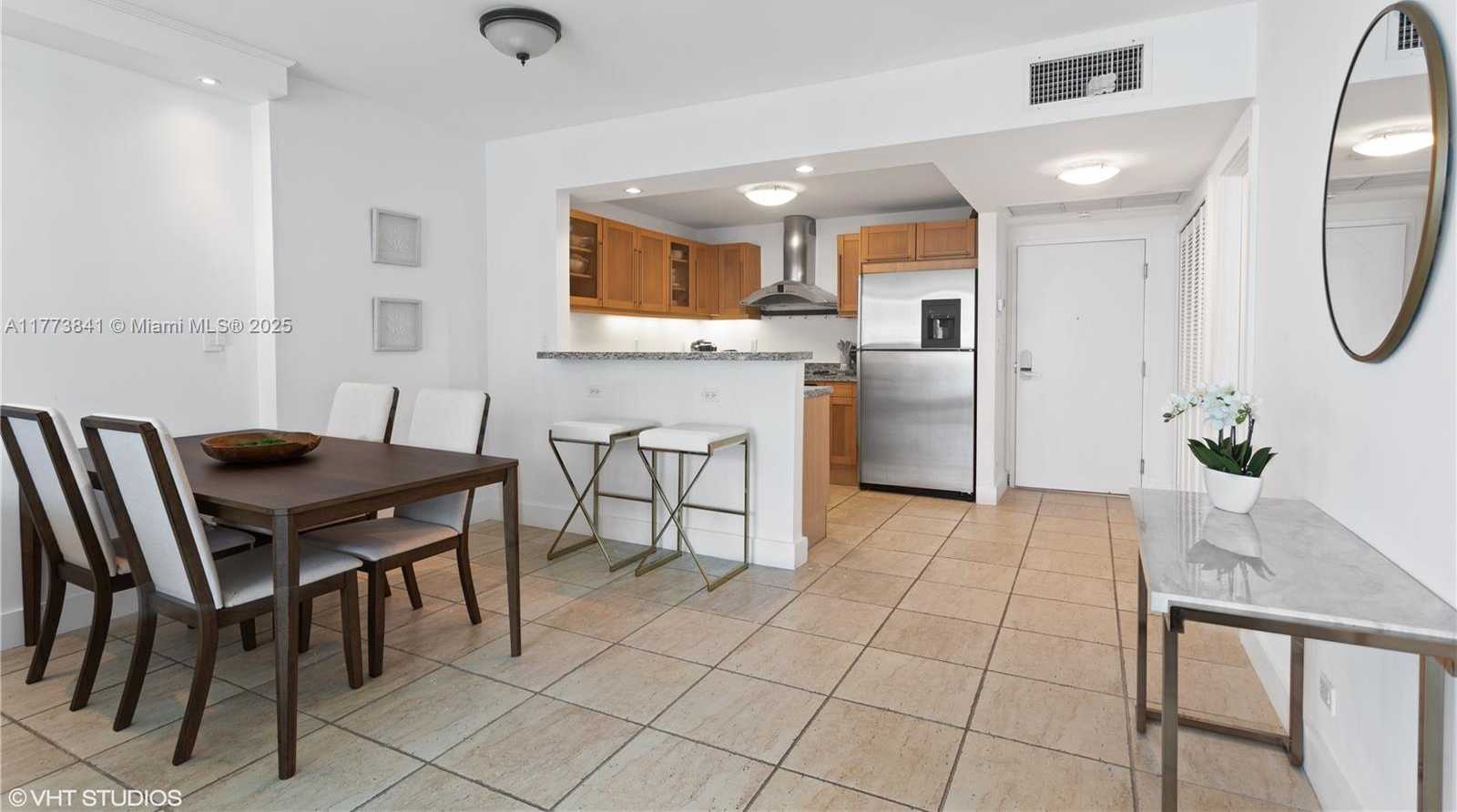 Small Image of 2301 COLLINS AVE #1502, Miami Beach Number 7