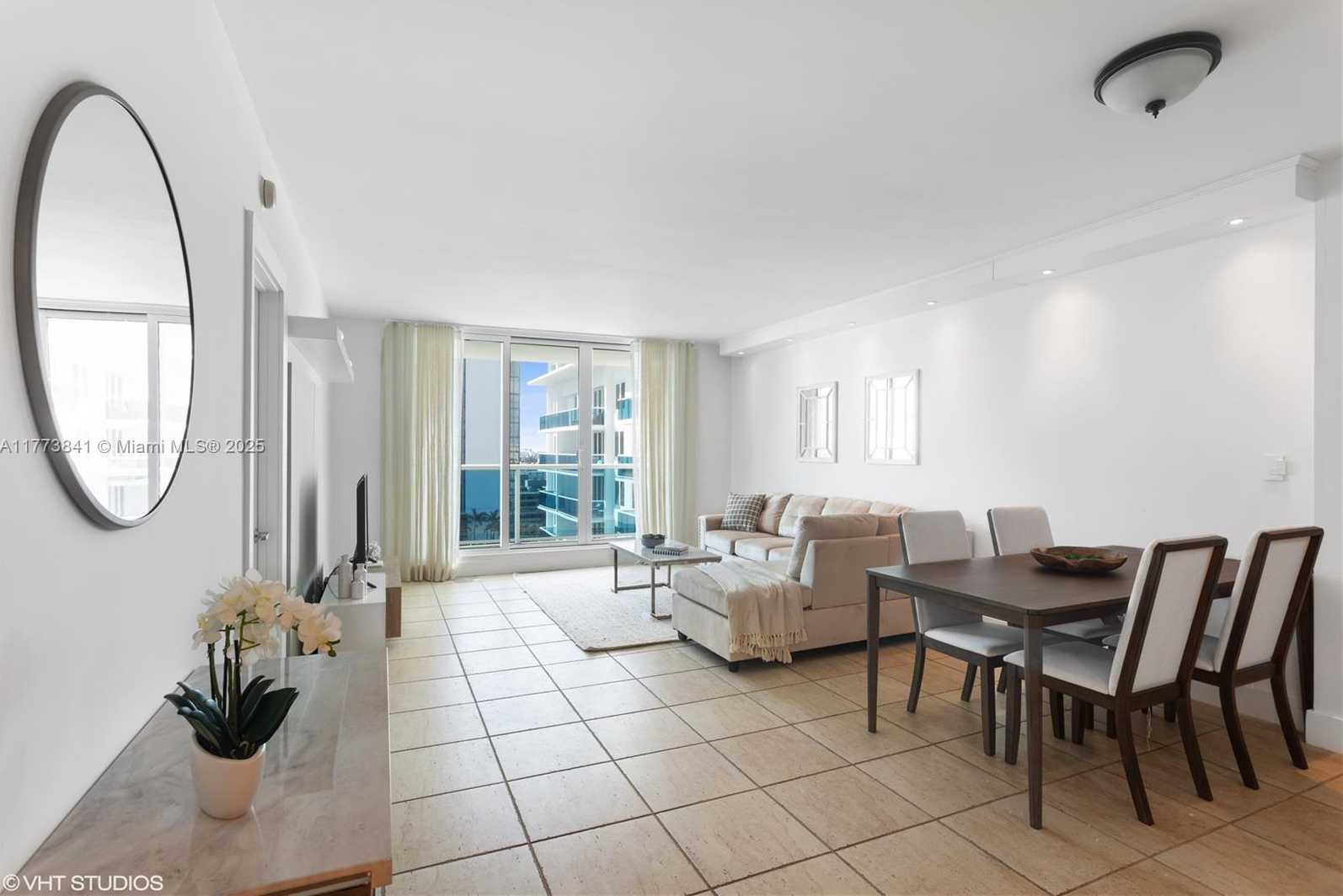 Small Image of 2301 COLLINS AVE #1502, Miami Beach Number 8