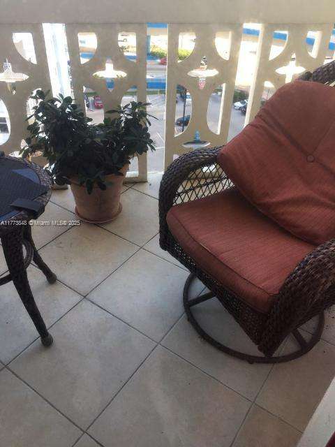 Small Image of 1825 SOUTH OCEAN DR #1002, Hallandale Beach Number 14