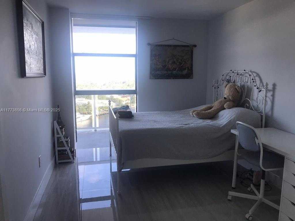 Small Image of 20515 E Country Club Dr, Aventura, FL 33180, USA Number 14