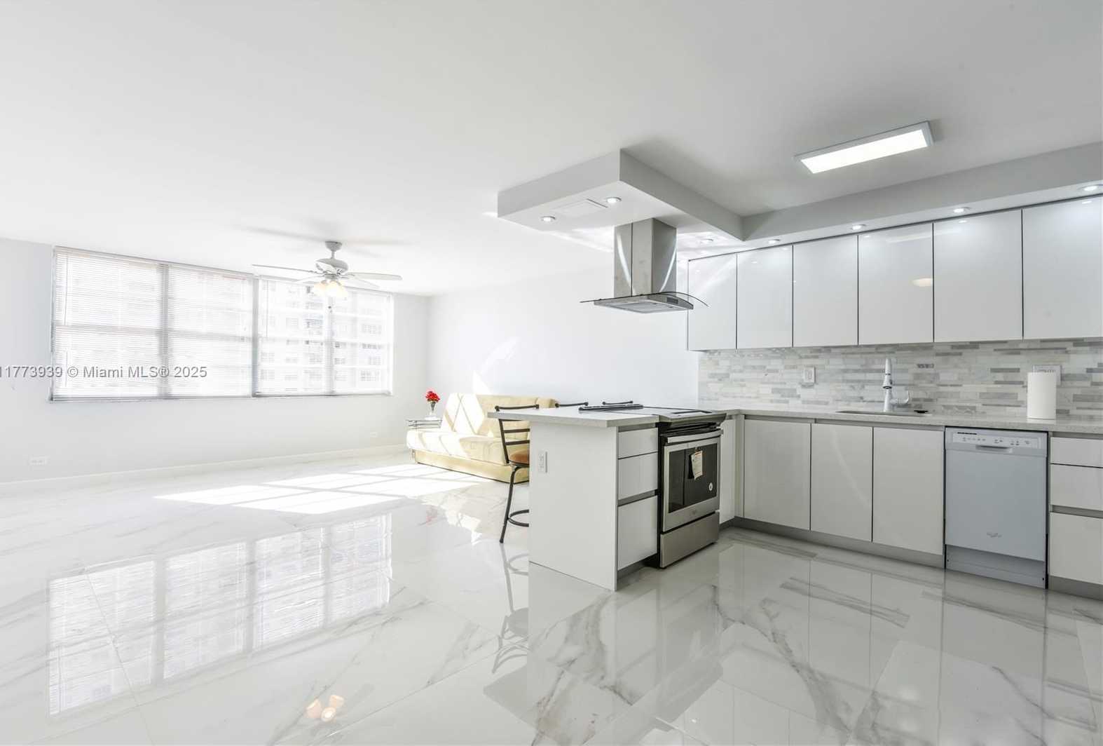 Small Image of 251 174TH ST #510, Sunny Isles Beach Number 3