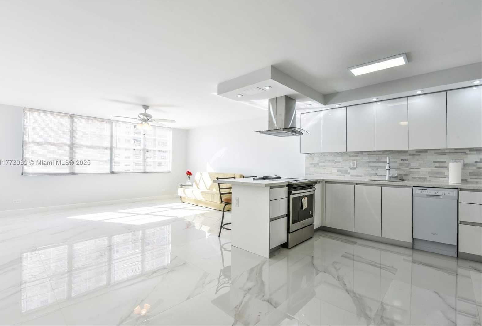 Small Image of 251 174TH ST #510, Sunny Isles Beach Number 4