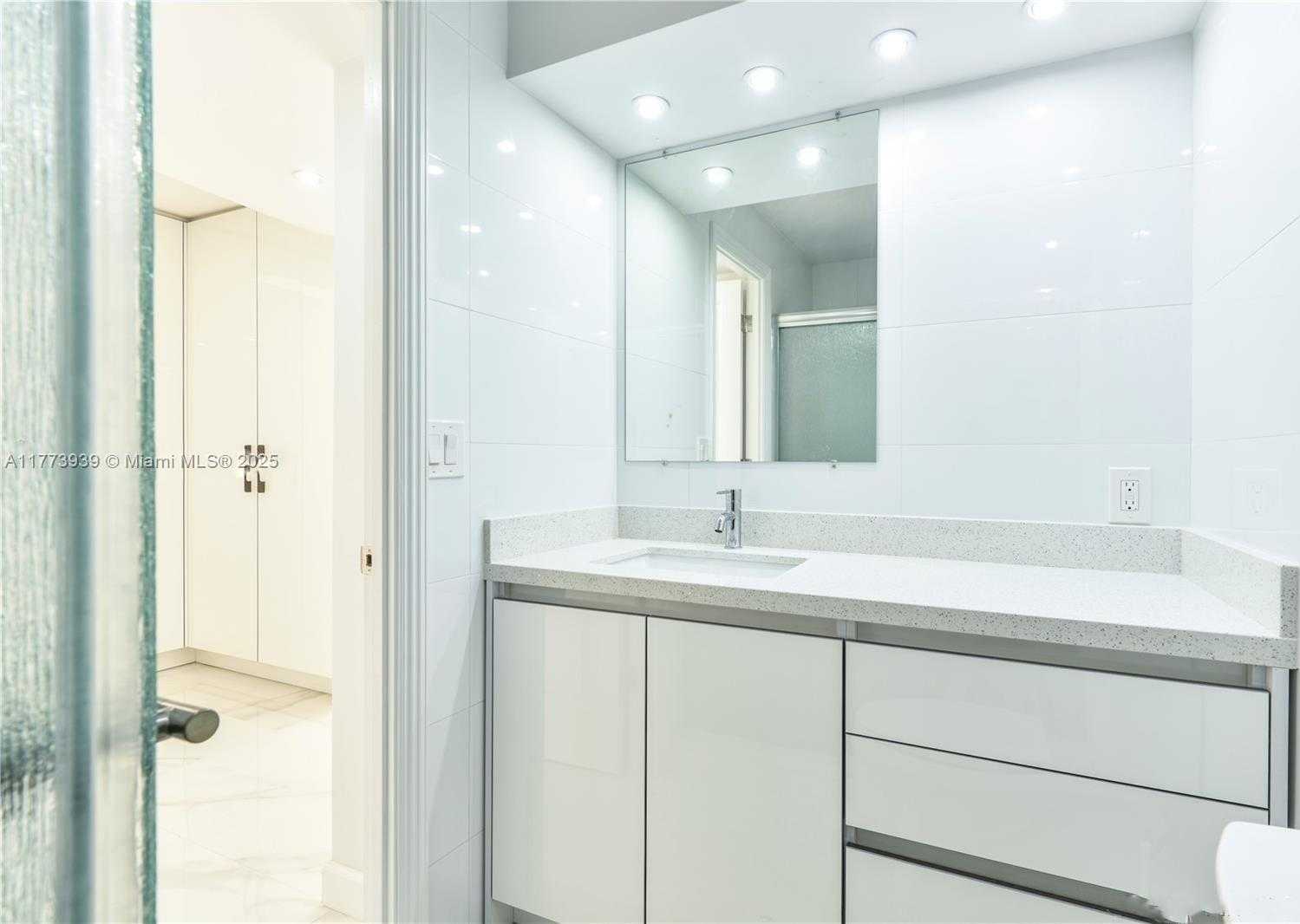 Small Image of 251 174TH ST #510, Sunny Isles Beach Number 6