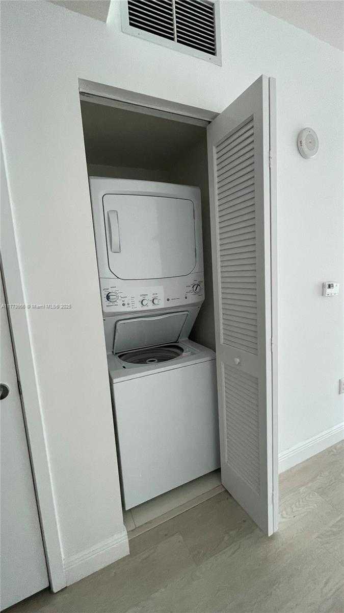 Small Image of 1100 SOUTH MIAMI AVE #1703, Miami Number 21