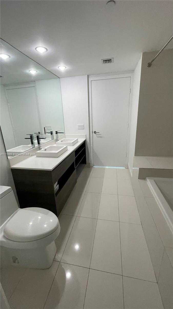 Small Image of 1100 SOUTH MIAMI AVE #1703, Miami Number 28