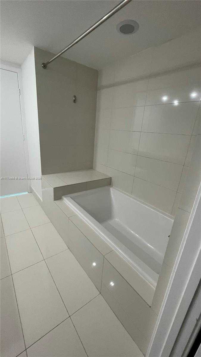 Small Image of 1100 SOUTH MIAMI AVE #1703, Miami Number 30