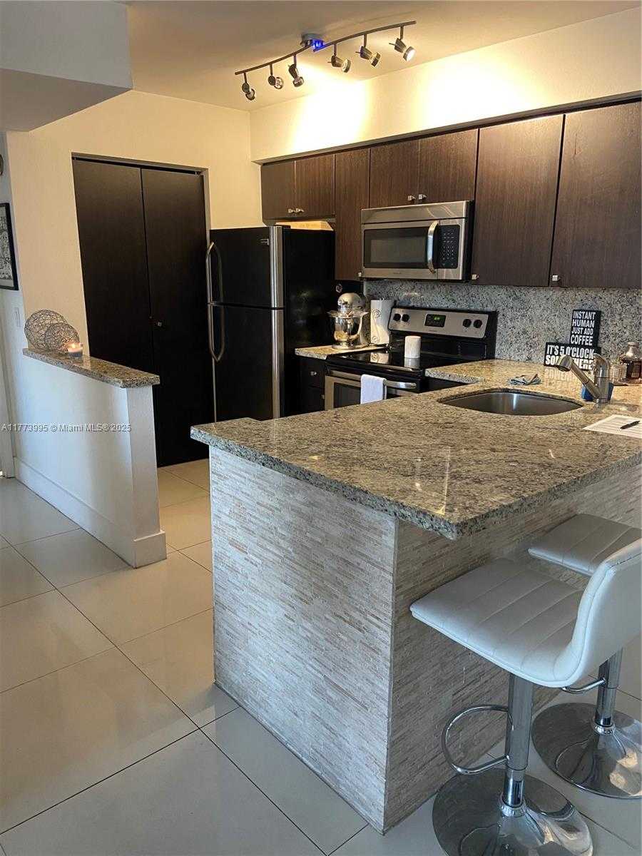 Small Image of 4400 NORTH WEST 107TH AVE #106, Doral Number 13