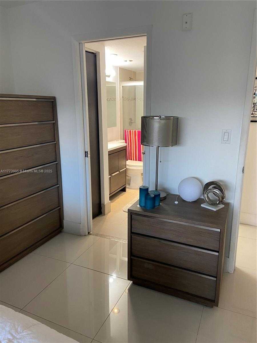 Small Image of 4400 NORTH WEST 107TH AVE #106, Doral Number 21
