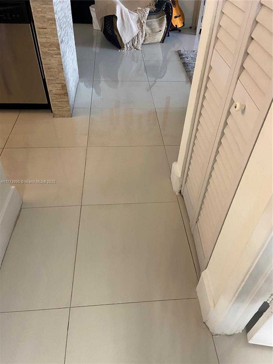 Small Image of 4400 NORTH WEST 107TH AVE #106, Doral Number 8