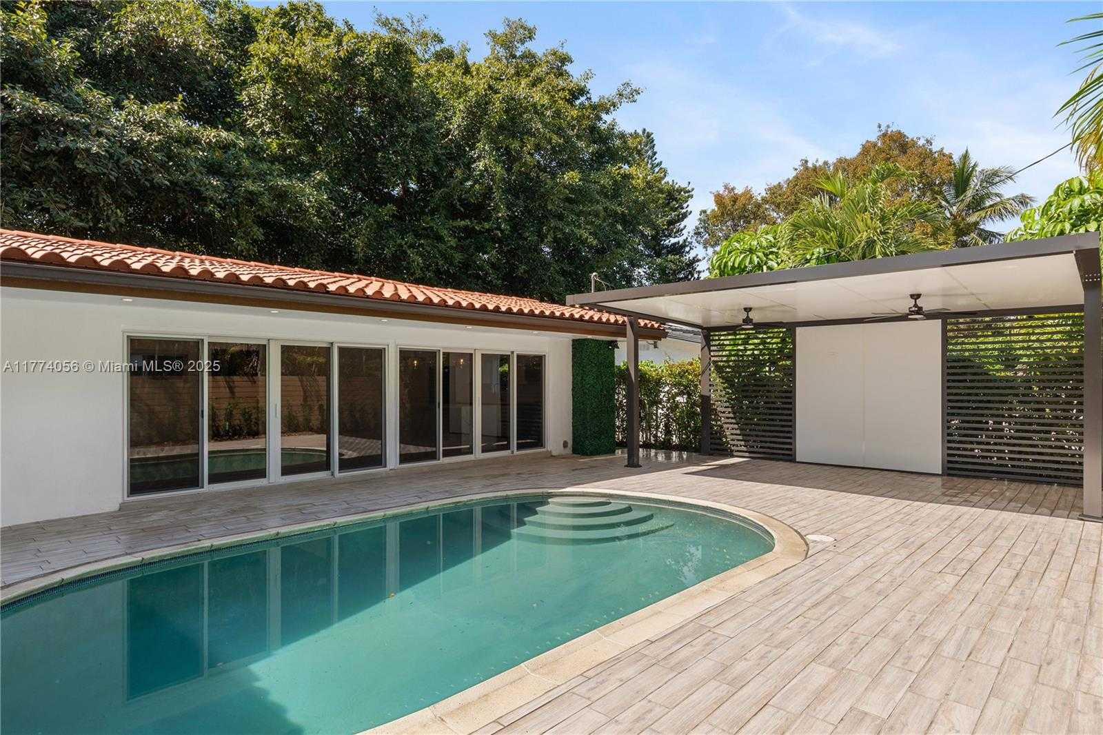 Small Image of 4730 INGRAHAM TER #-, Coral Gables Number 34