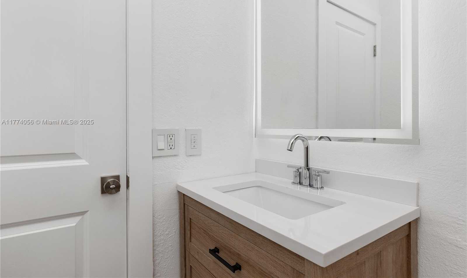 Small Image of 4730 INGRAHAM TER #-, Coral Gables Number 50