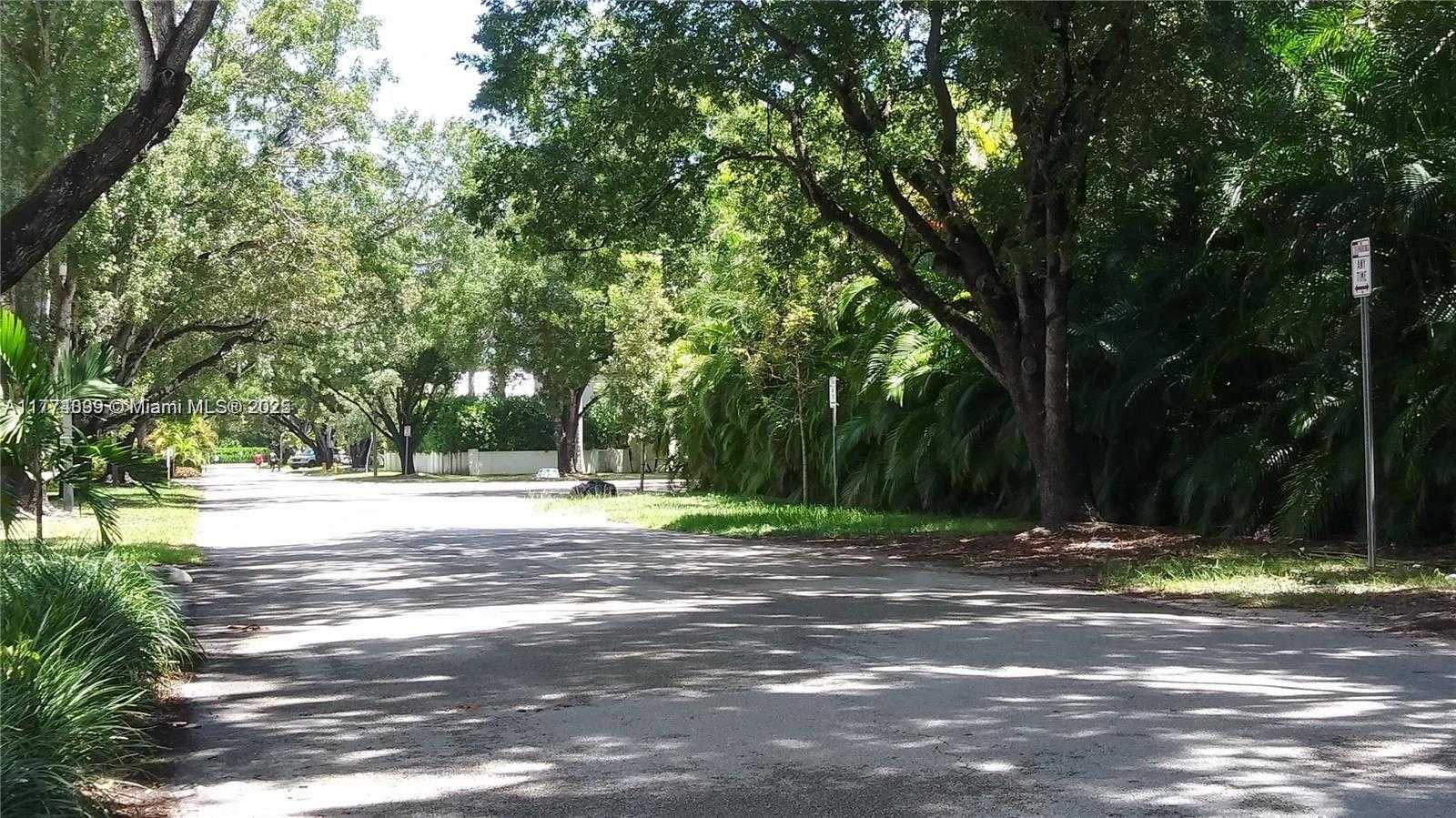 Small Image of 1235 MARIPOSA AVE #10, Coral Gables Number 35