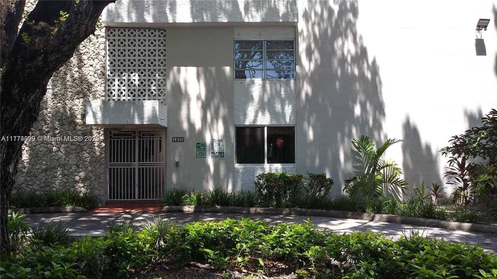 Small Image of 1235 MARIPOSA AVE #10, Coral Gables Number 36