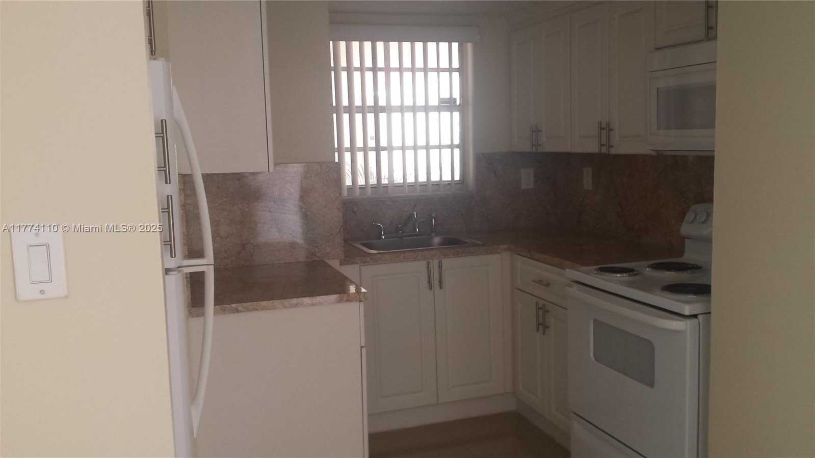 Small Image of 8810 FONTAINEBLEAU BLVD #110, Miami Number 10