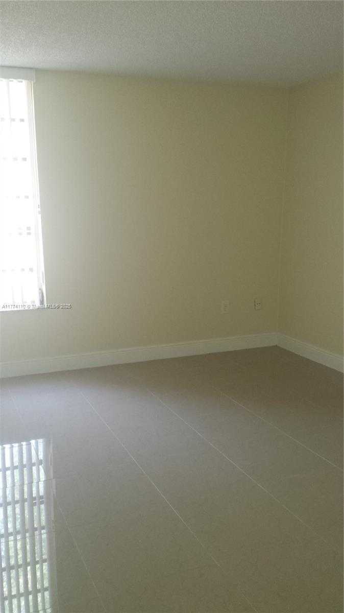 Small Image of 8810 FONTAINEBLEAU BLVD #110, Miami Number 13