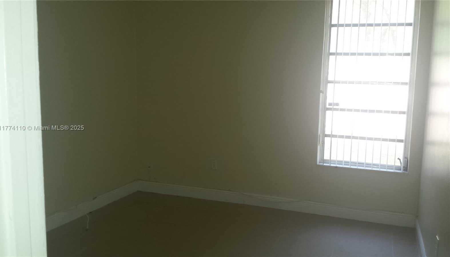 Small Image of 8810 FONTAINEBLEAU BLVD #110, Miami Number 8