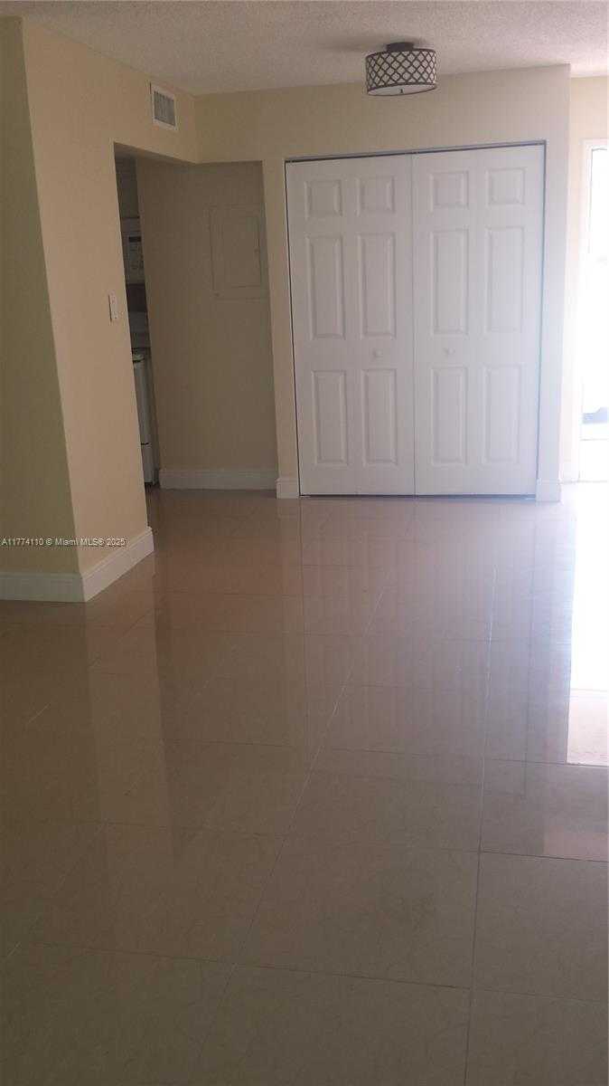 Small Image of 8810 FONTAINEBLEAU BLVD #110, Miami Number 9