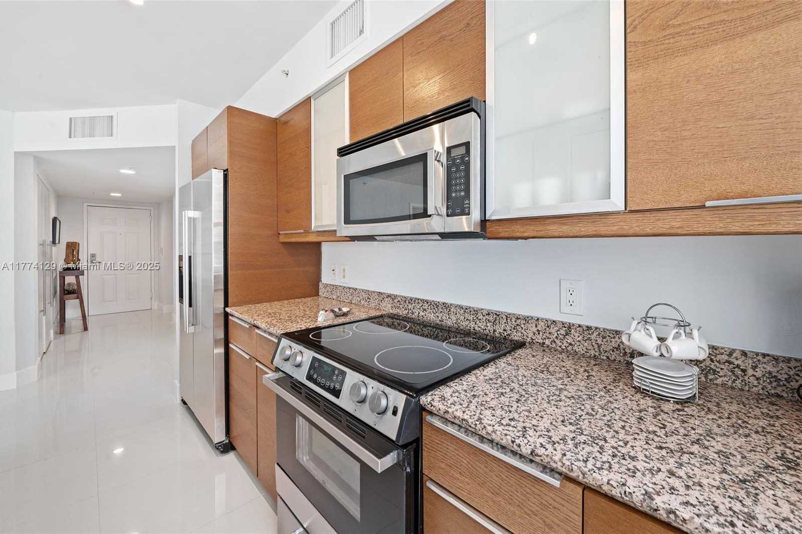 Small Image of 1155 BRICKELL BAY DR #1001, Miami Number 10
