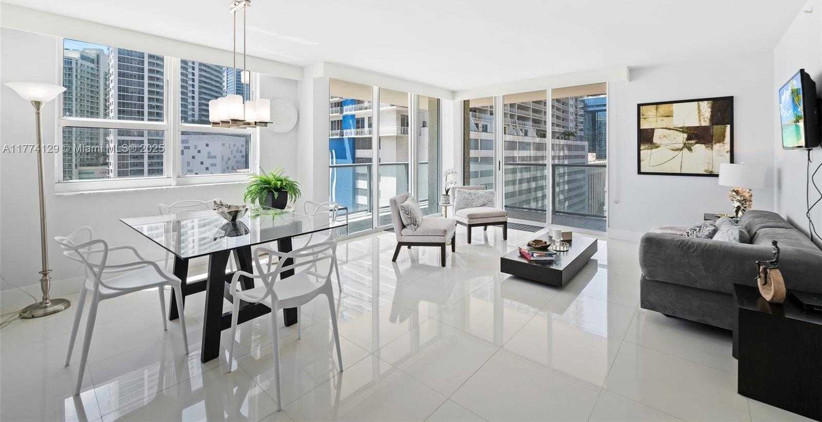 Small Image of 1155 BRICKELL BAY DR #1001, Miami Number 11