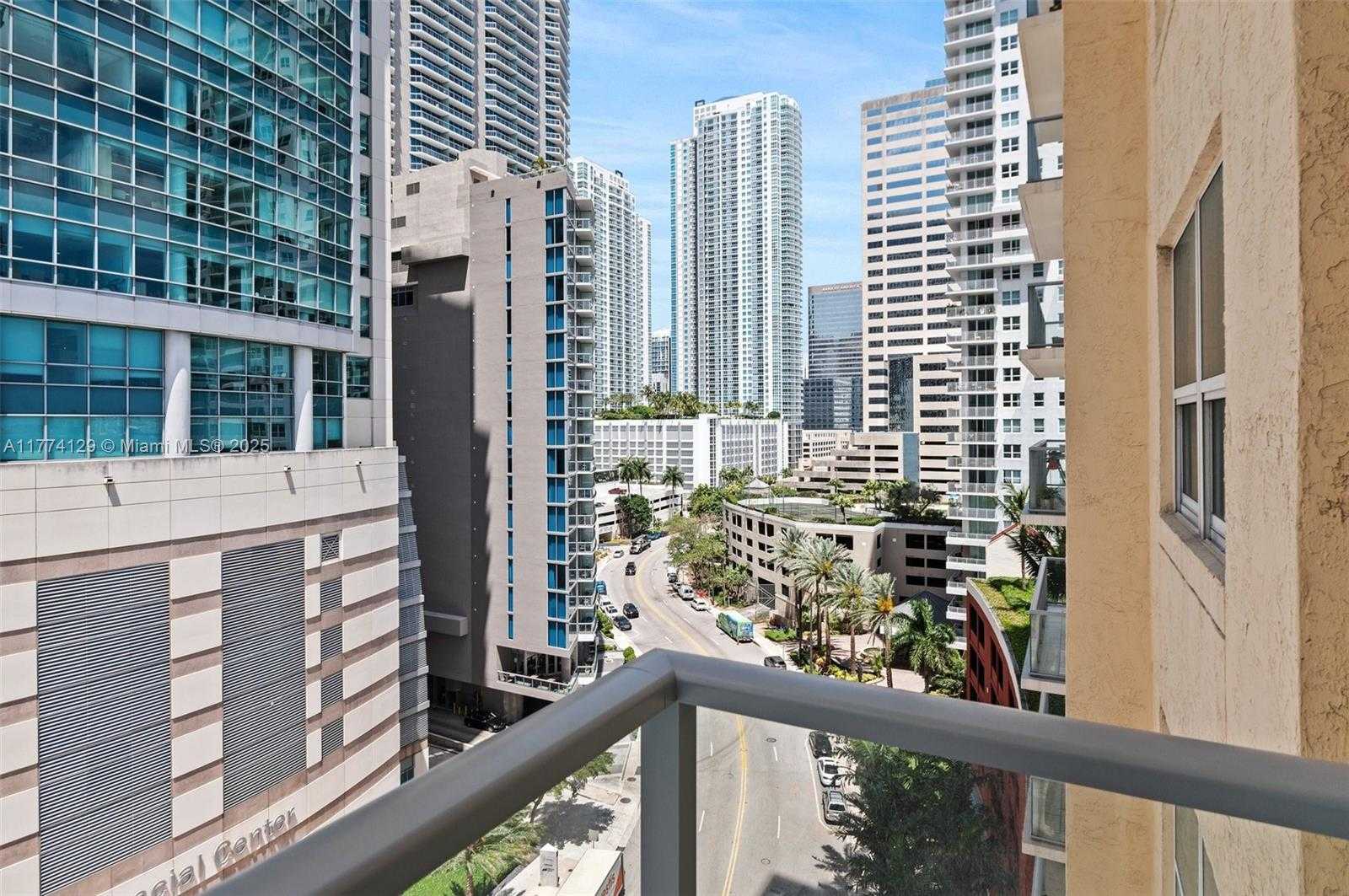 Small Image of 1155 BRICKELL BAY DR #1001, Miami Number 15