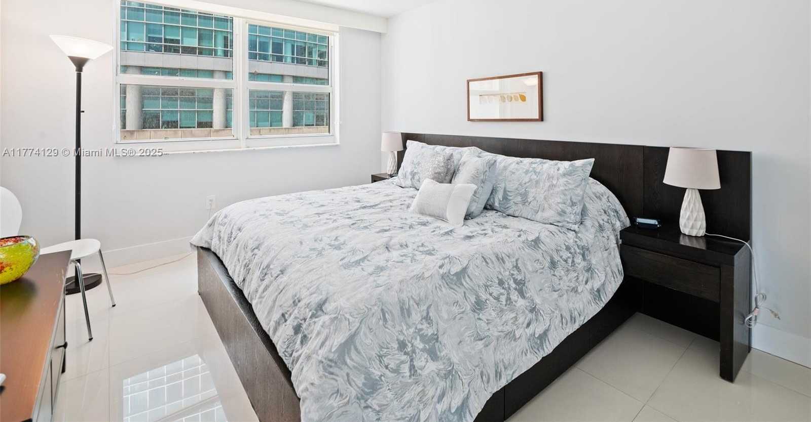 Small Image of 1155 BRICKELL BAY DR #1001, Miami Number 23
