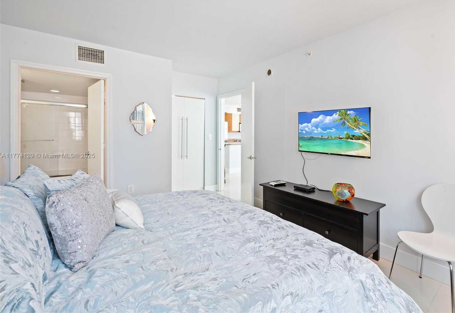Small Image of 1155 BRICKELL BAY DR #1001, Miami Number 24
