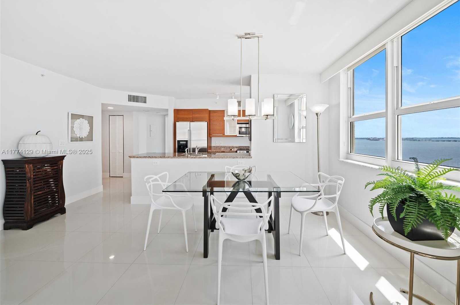 Small Image of 1155 BRICKELL BAY DR #1001, Miami Number 3