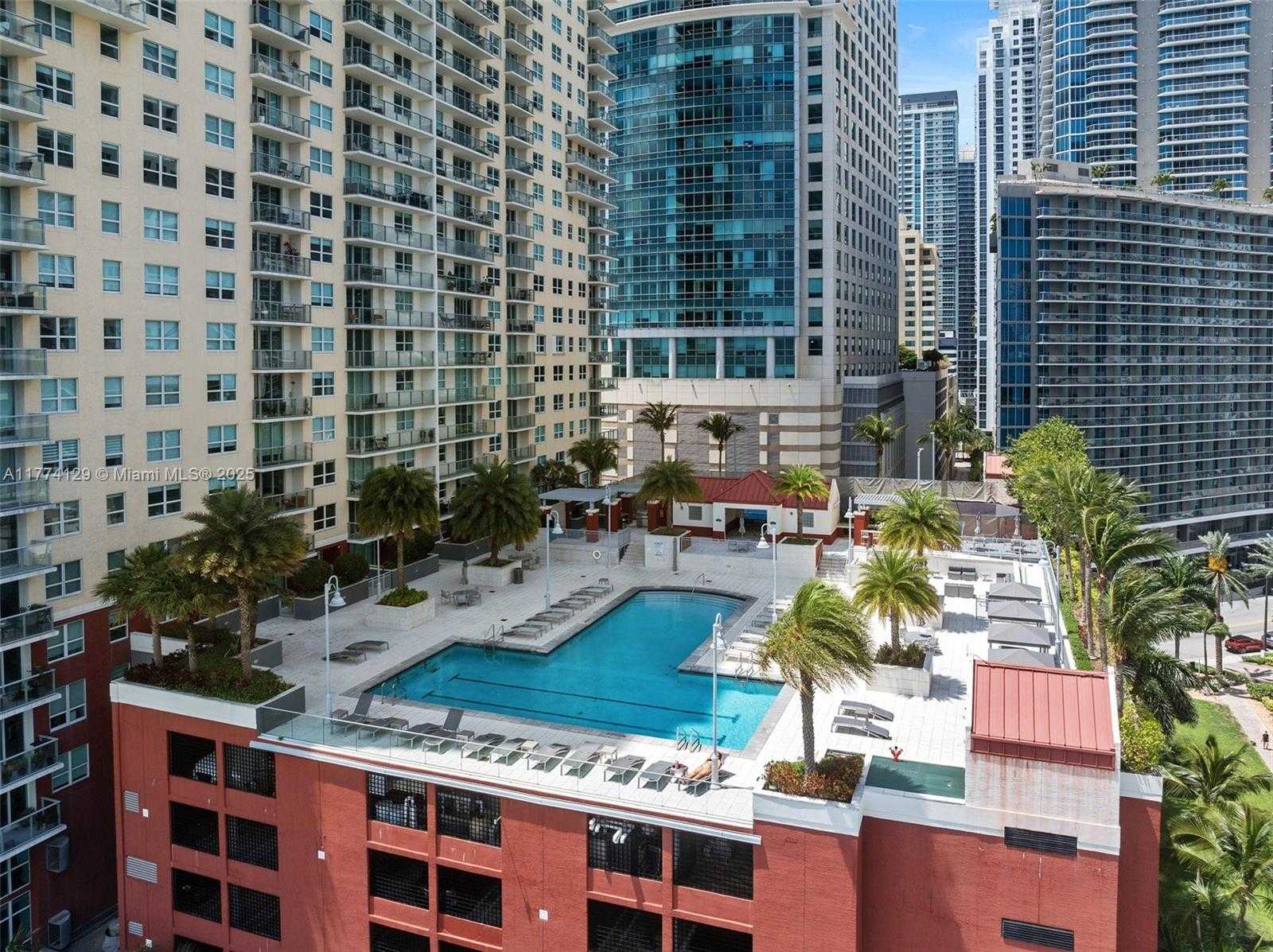 Small Image of 1155 BRICKELL BAY DR #1001, Miami Number 31