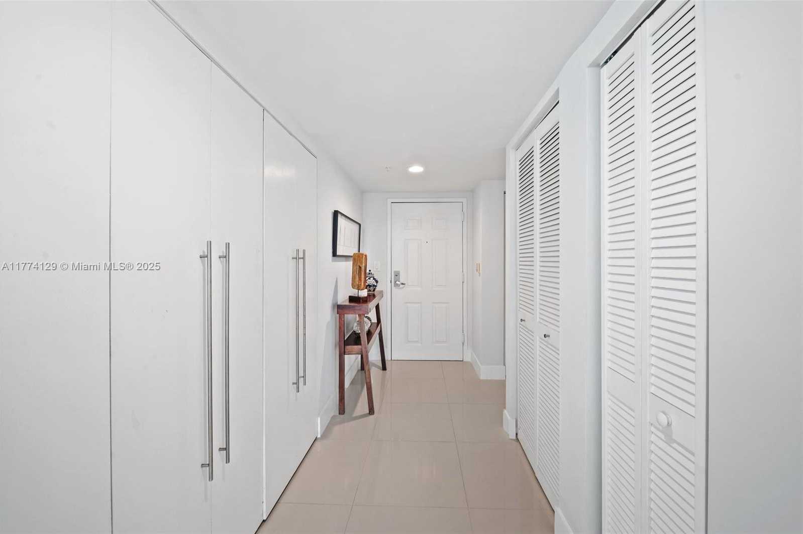 Small Image of 1155 BRICKELL BAY DR #1001, Miami Number 6