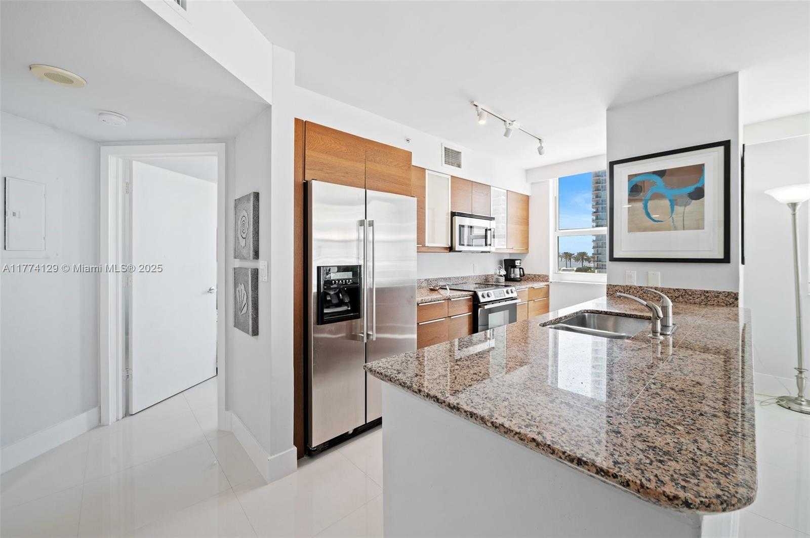 Small Image of 1155 BRICKELL BAY DR #1001, Miami Number 9